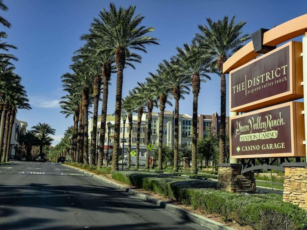 Hampton Inn & Suites Las Vegas South Exterior photo